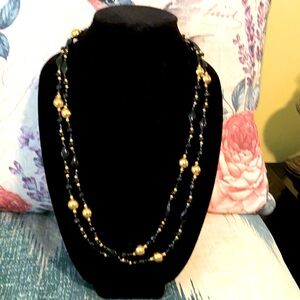 Black and gold beaded necklace 30” OS